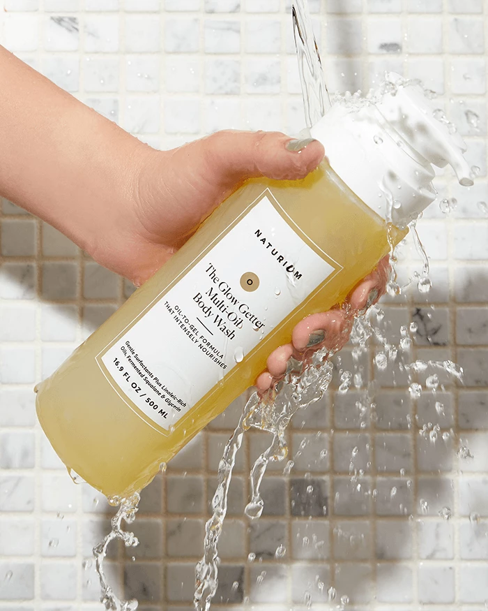NATURIUM The Glow Getter Multi-Oil Body Wash