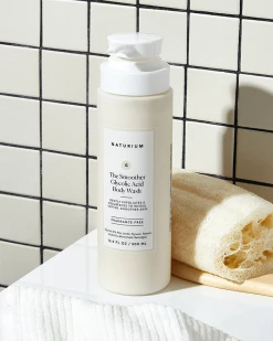 NATURIUM Chemical Exfoliators The Smoother Glycolic Acid Exfoliating Body Wash