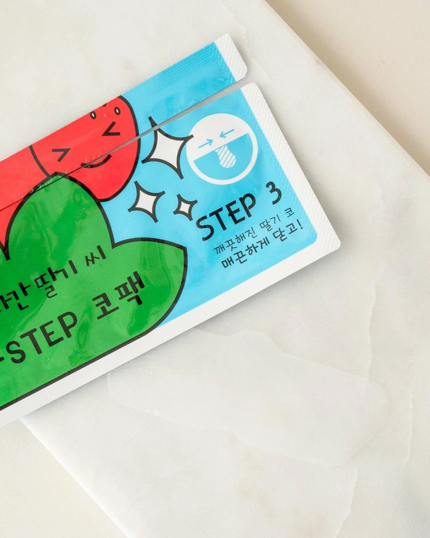 TONY MOLY Strawberry Seed 3-Step Nose Pack Redness